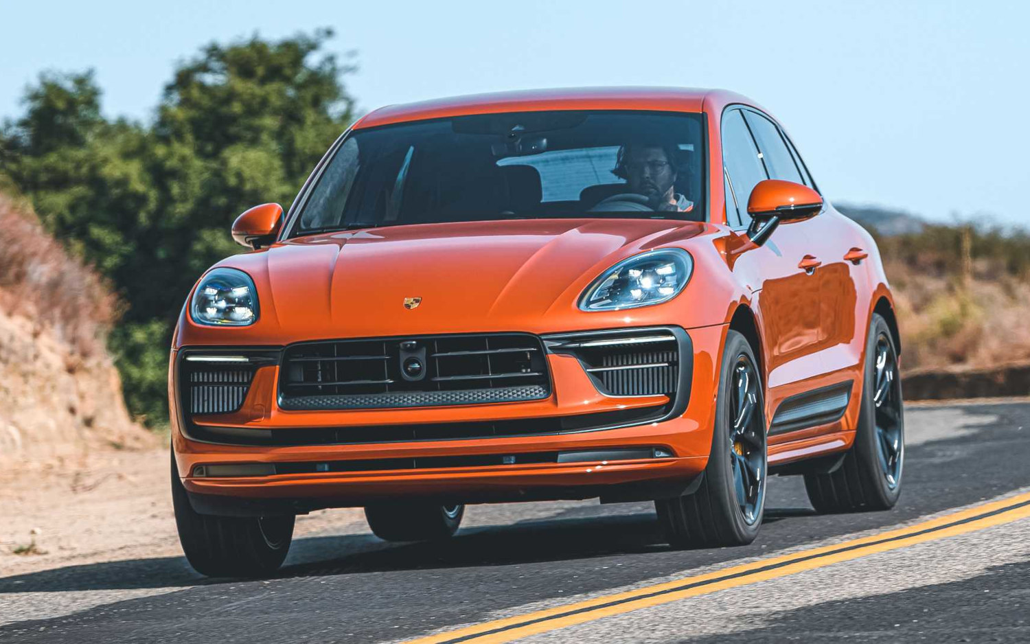 Comparison Porsche Macan S 2022 vs Chevrolet Tahoe High Country